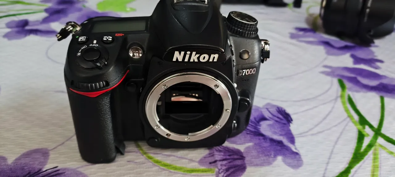 Câmera DSLR Nikon D7000
