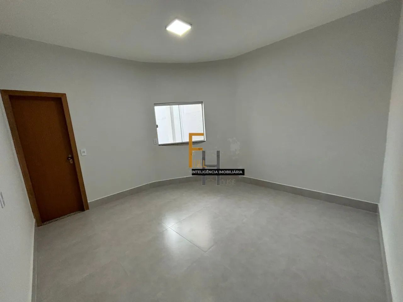 CASA COM 2 QUARTOS I COZINHA COM ARMARIOS PLANEJADOS I PISO PORCELANATO - Foto 4