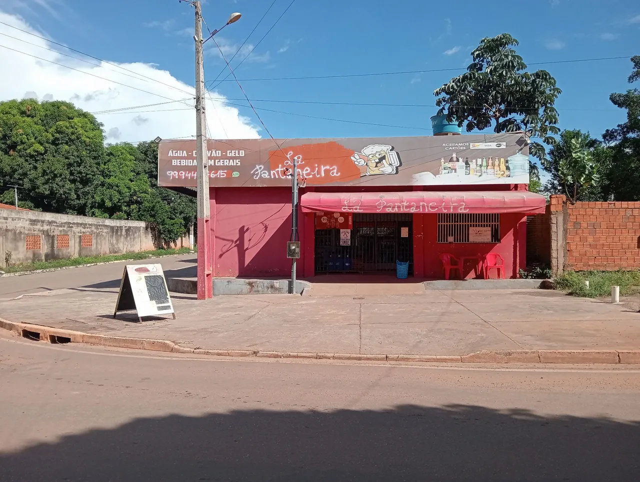 Vende-se ponto comercial