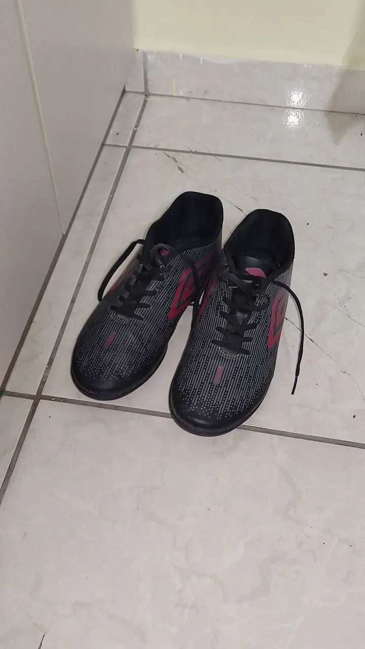 Chuteira umbro fast society tamanho 41 - Foto 2