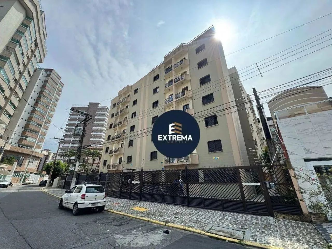 Apartamento de 1 dormitório a venda em Praia Grande, aceita carro