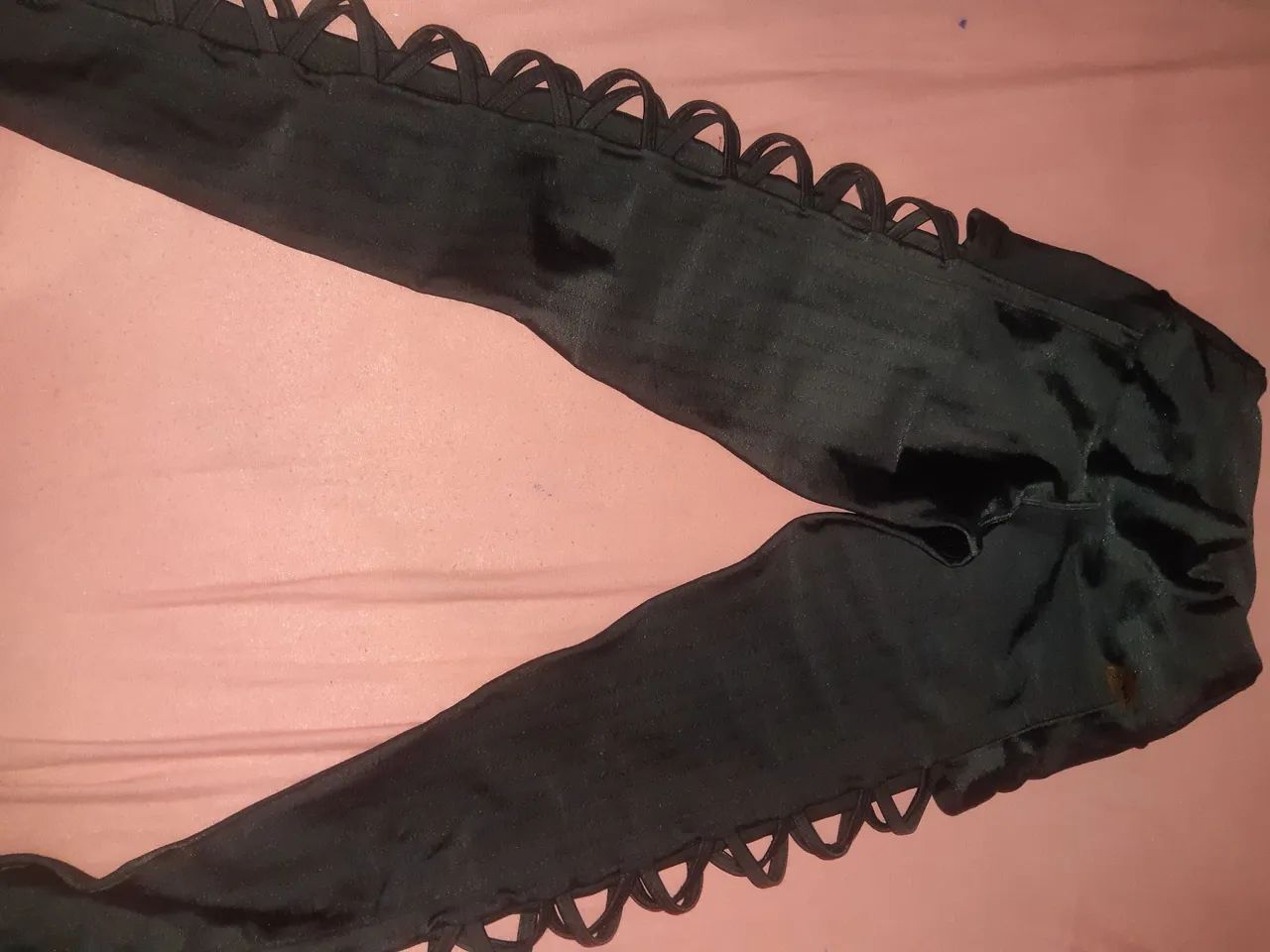 Calça legging preta vazada academia esportes - Foto 3