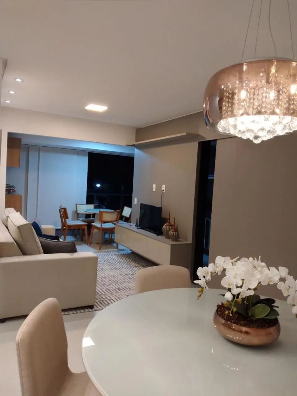 Apartamento de alto padrao a 150 metros do mar, com 96 metros quadrados com 3 quartos em I