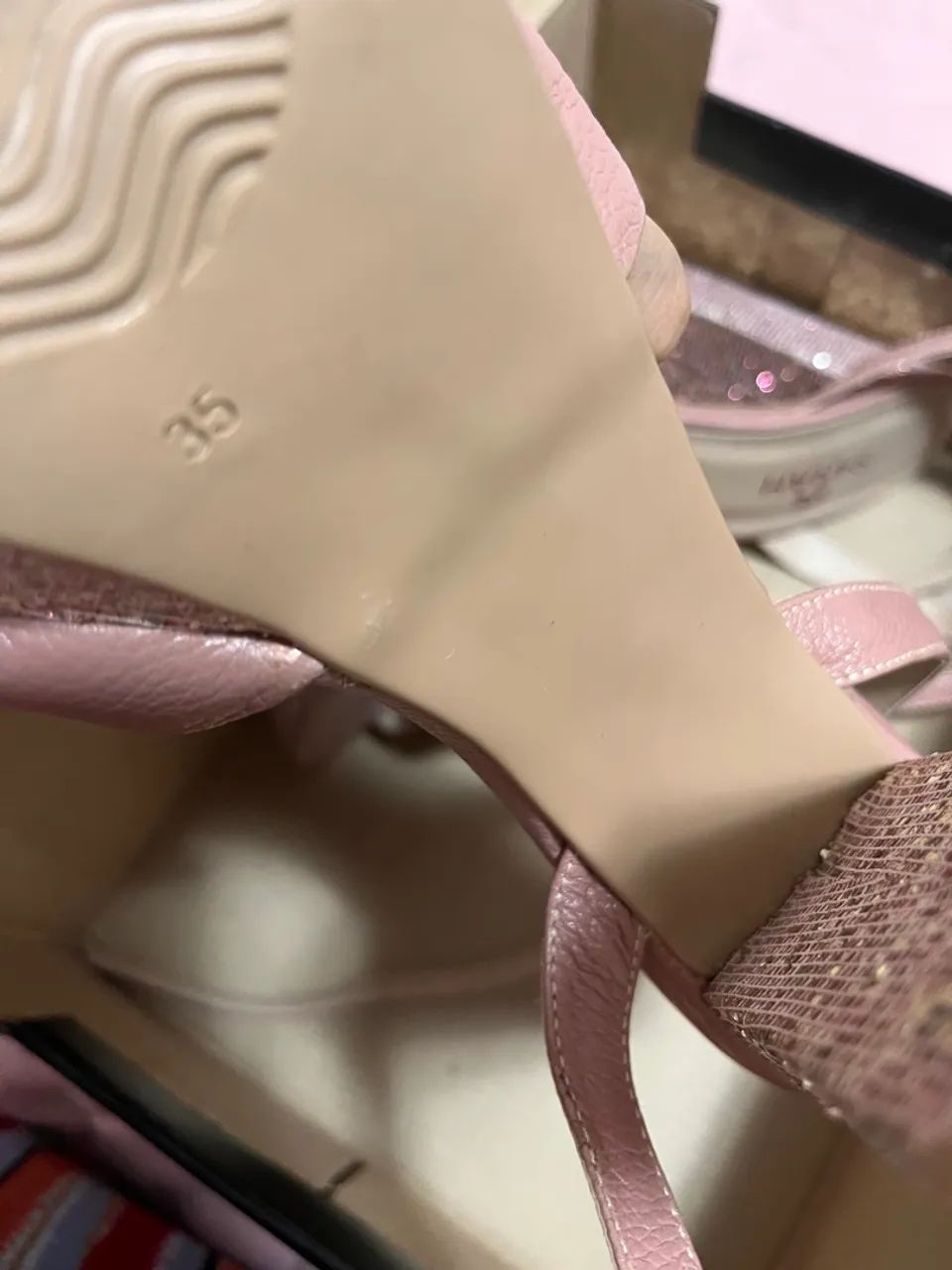 Sandália plataforma pink com glitter seminova - Foto 3