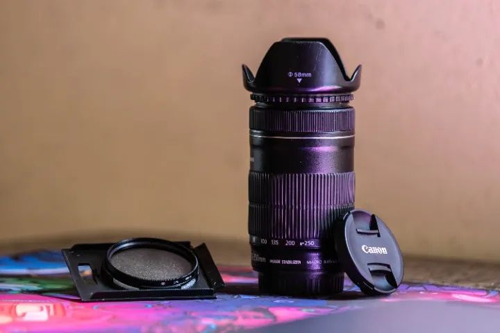 Lente Canon Ef-s 55-250mm F/4-5.6 Is Stm + Acessórios (Usado)