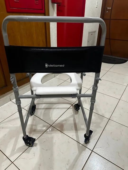 Cadeira de banho com rodas Nova na Caixa - Foto 4