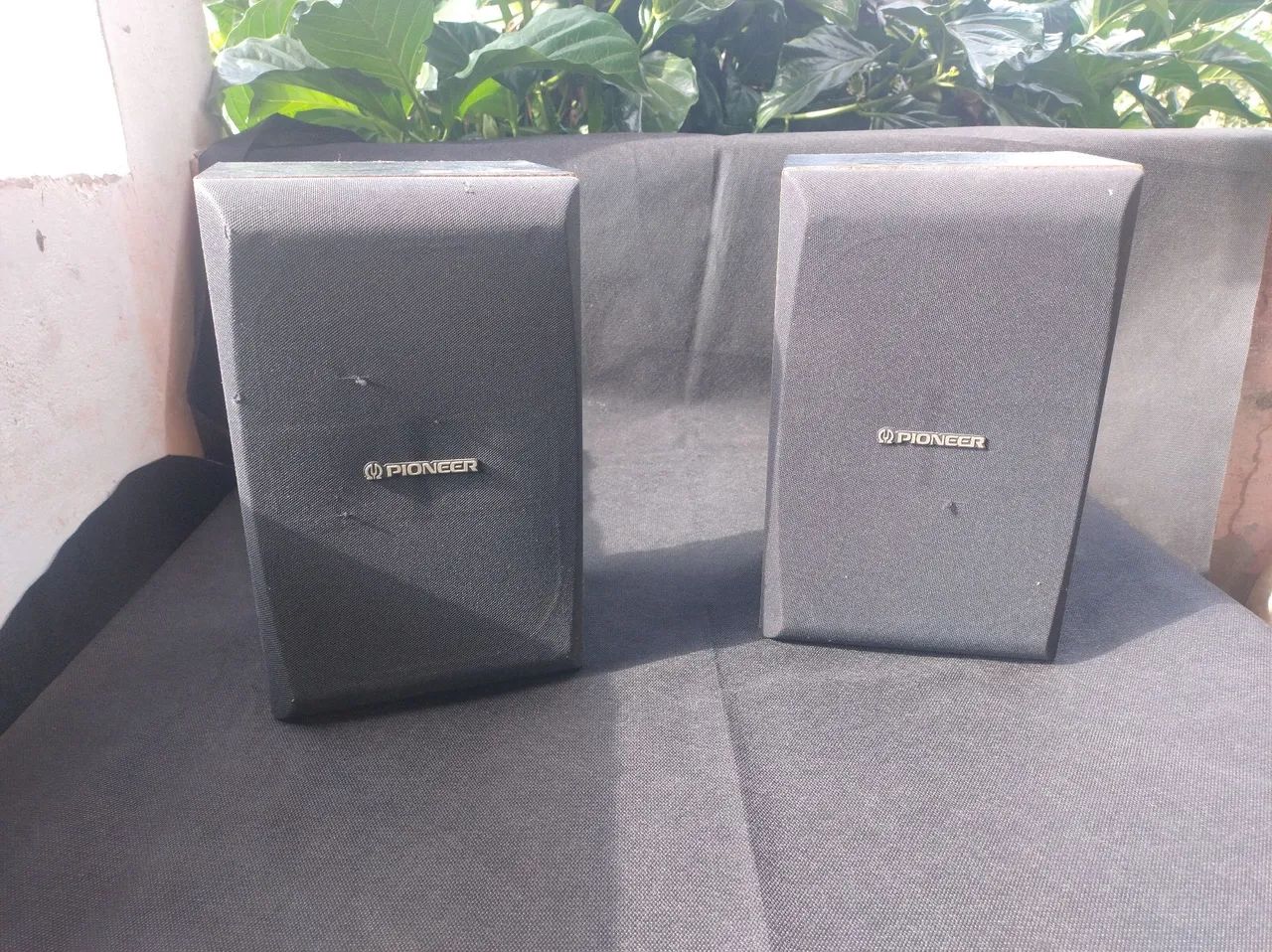 Par de caixas surround Pioneer 