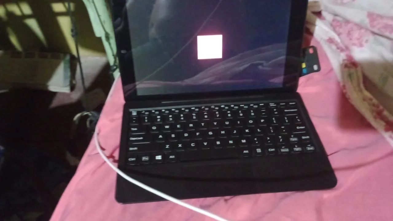 Vendo todos funcionando perfeitamente valor 2.00 caixa , tablet, tv mais n e smrt TDS bom