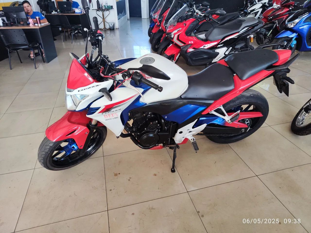 HONDA CB 500F BRANCA 2014 VITÓRIA MOTORS GUARAPARI  - Foto 2