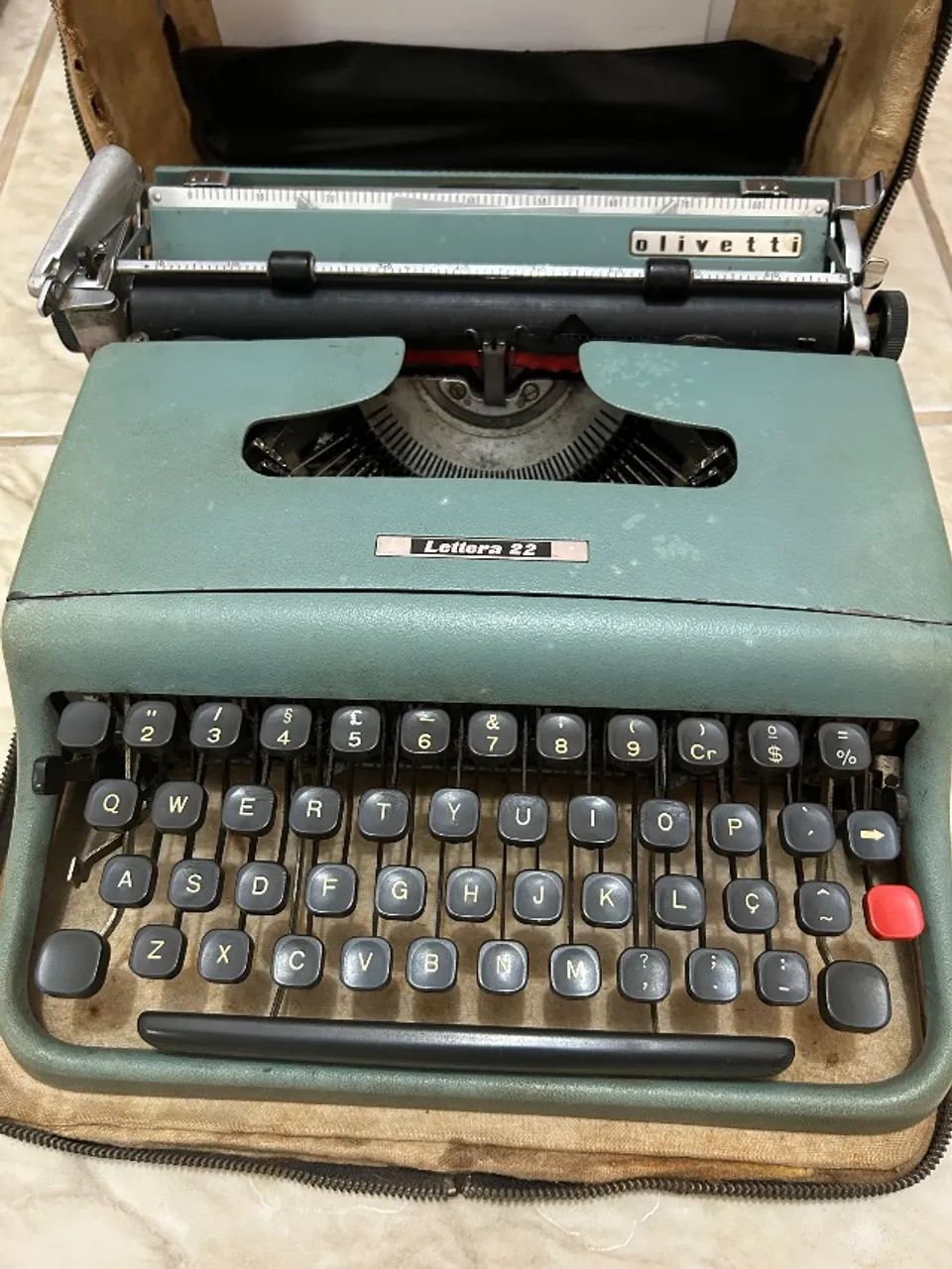Máquina de escrever Olivetti