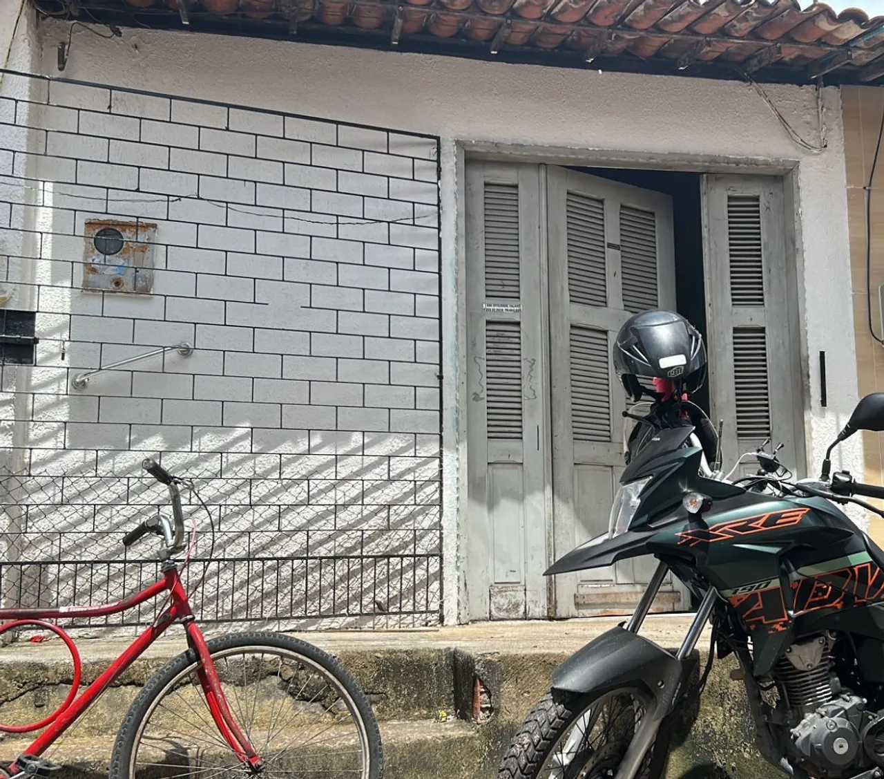 VENDE-SE CASA NO BONSUCESSO