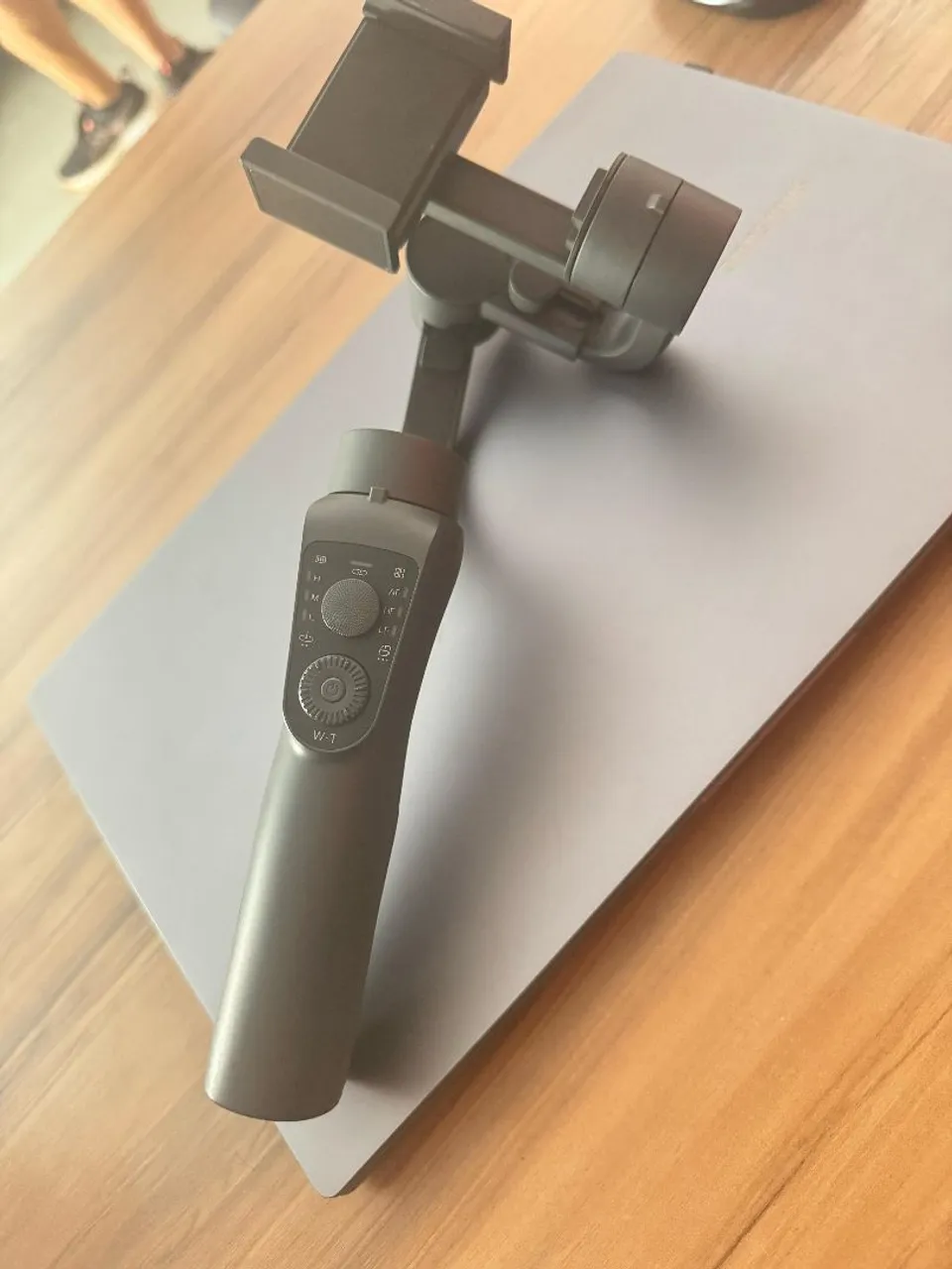 Estabilizador Gimbal para Celular - Ideal Para Vídeos