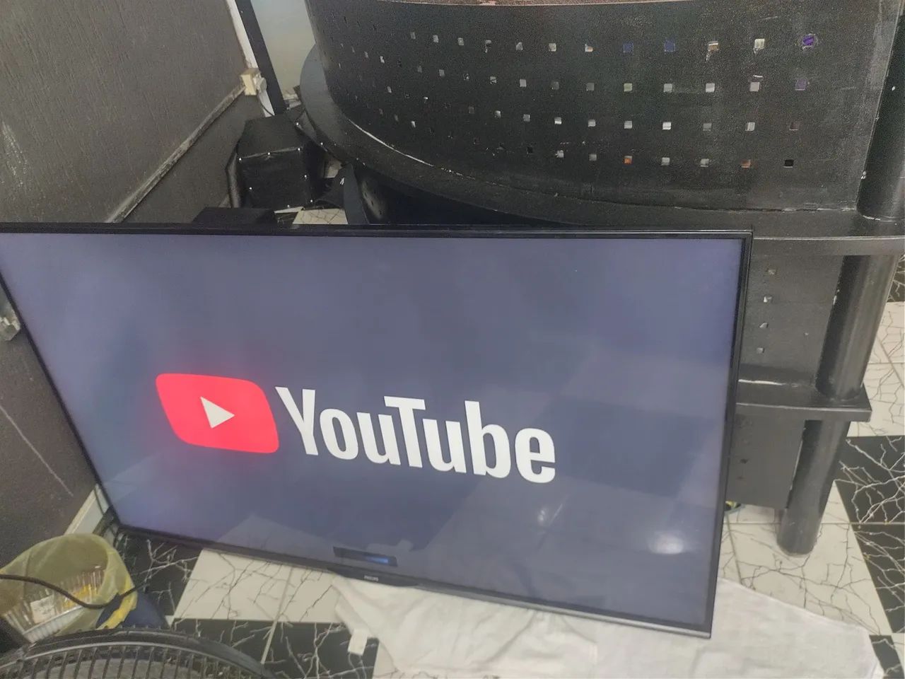 Vendo Smartv Phlips 60 polegadas top de linha em estado de nova R$ 1800,00 - Foto 2