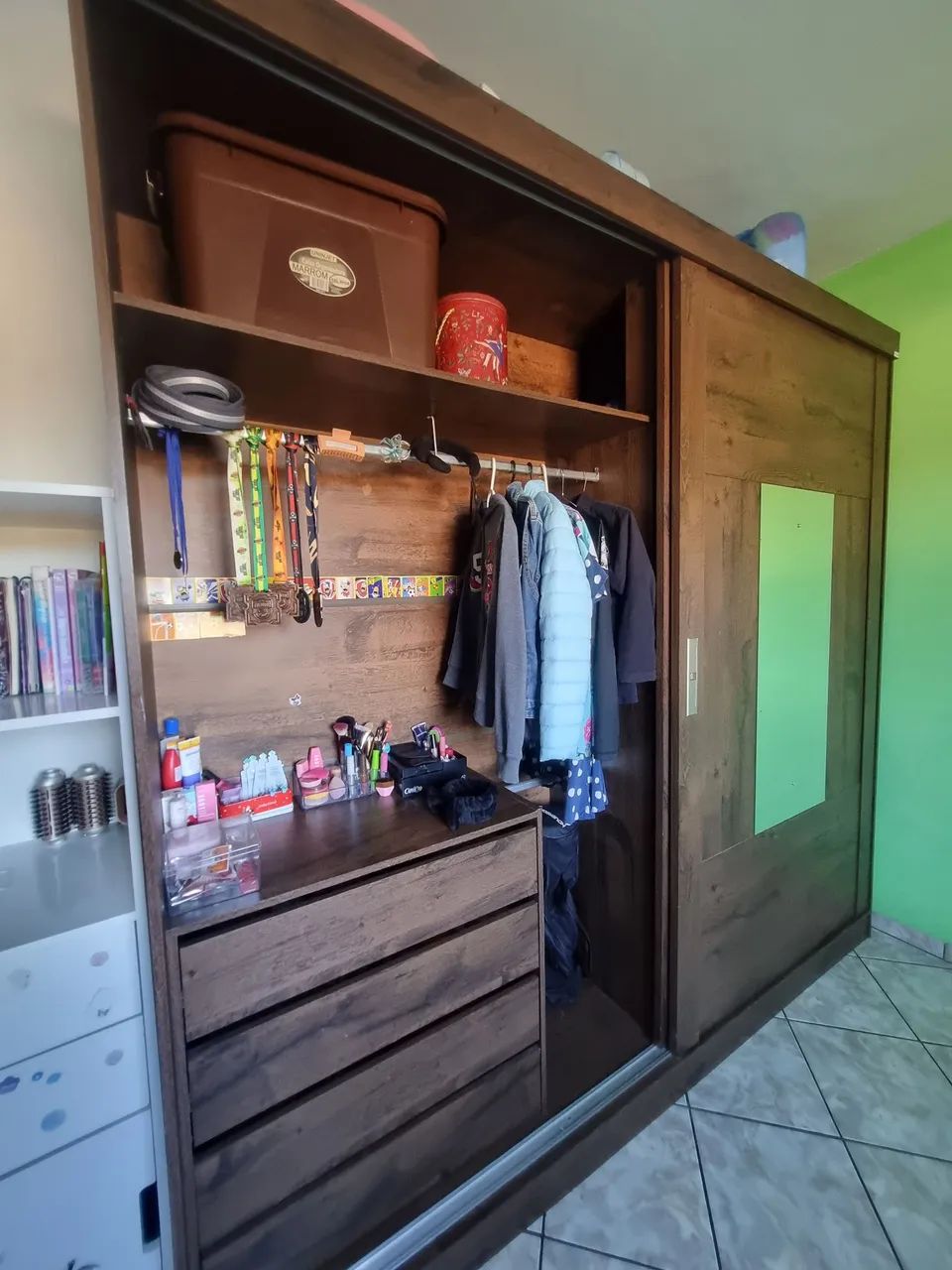 Guarda-roupa Panan, 100 % MDF bem conservado. - Foto 4