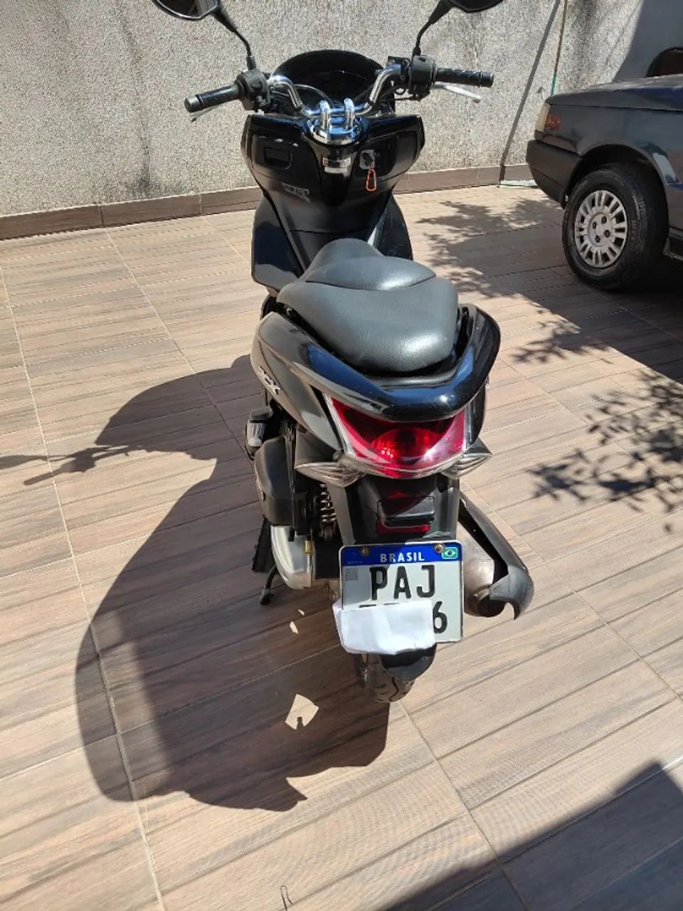 VENDE -SE OTIMA PCX