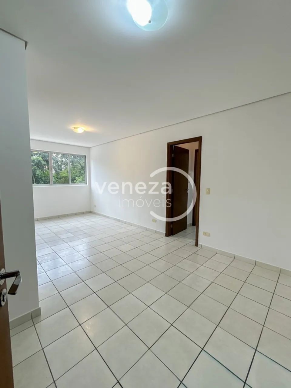 Apartamento para alugar no Edifício São Paulo Towers, Londrina - Foto 3