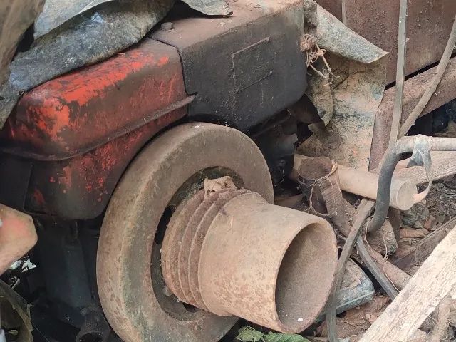 vendo trator com vários empementos - Foto 8