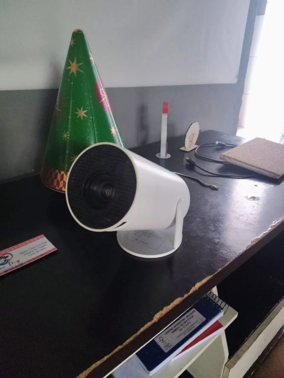 Projetor HY300 Smart Projector + Tela de Projeção 100"