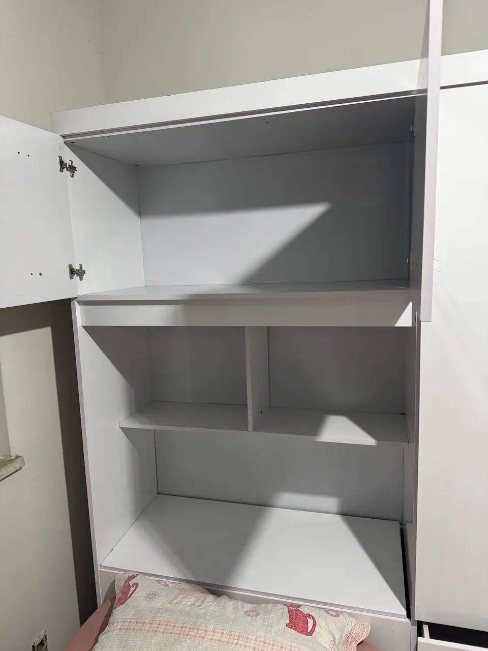Beliche Multifuncional com Guarda-Roupa e Nichos - Foto 3
