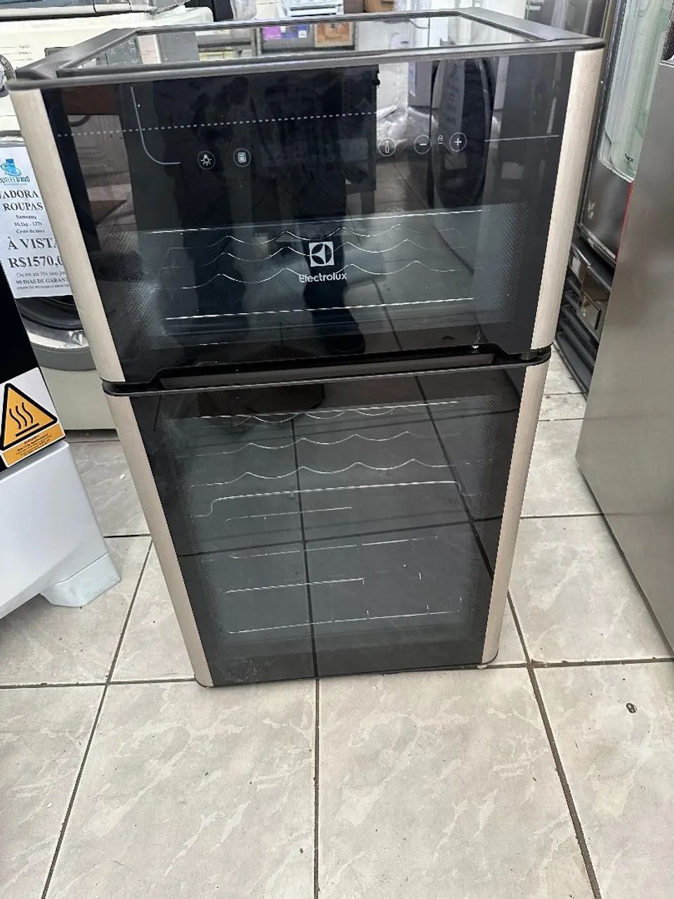 Adega climatizada dúplex Electrolux 29 garrafas 127v NOVA