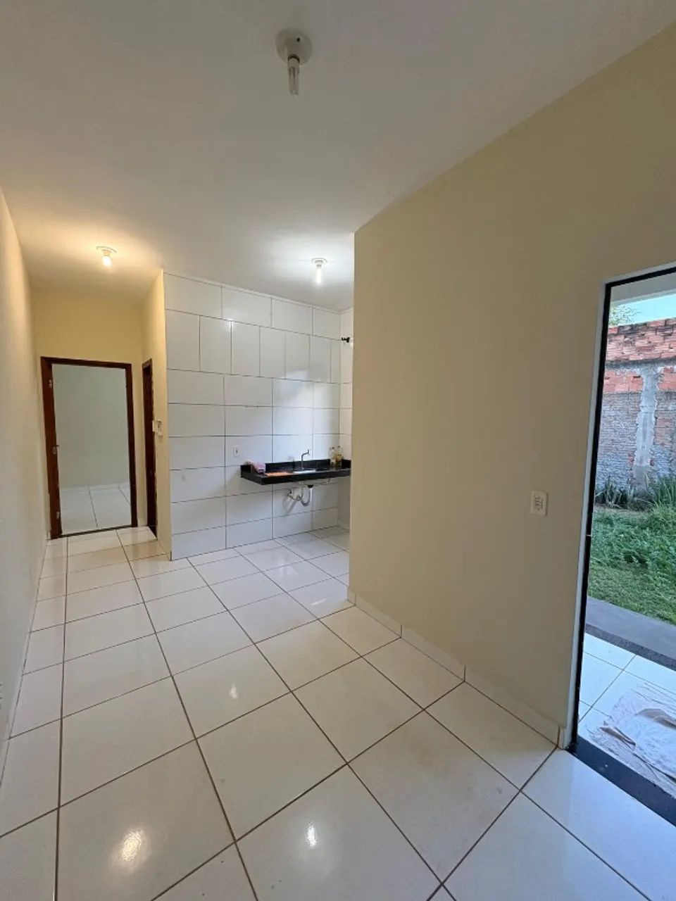 ALUGA SE CASA NOVA 1 QUARTO COM QUINTAL - 612 SUL - PORTÃO ELETRÔNICO - Foto 4