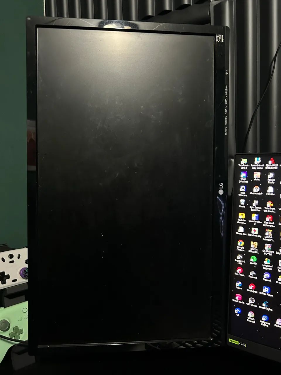 Monitor LG com braço aritculado