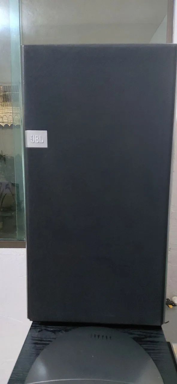 Conjunto de caixas frontais Jbl N28 SII e central Jbl Ec 35