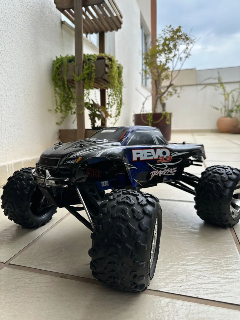 VENDA AUTOMODELO REVO 3.3 TRAXXAS 