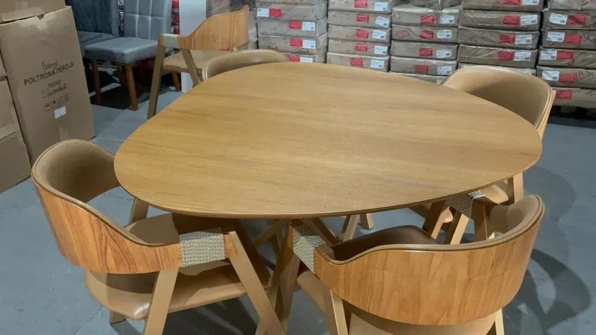 Mesa de Jantar com tampo organico e 4 cadeiras 1.35cm - Foto 2