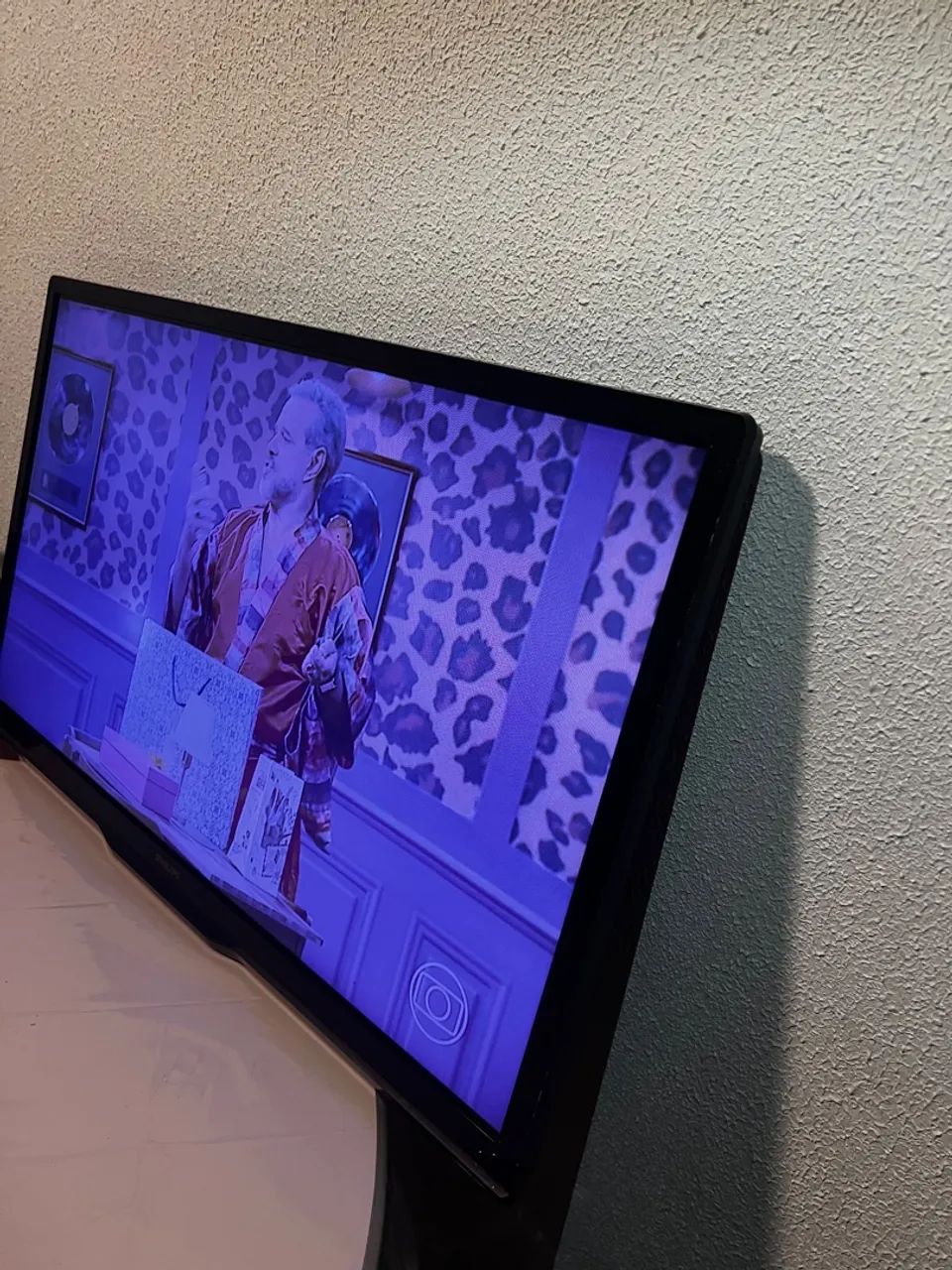 TV Philips 32 Polegadas LED Full HD com Controle - Foto 5