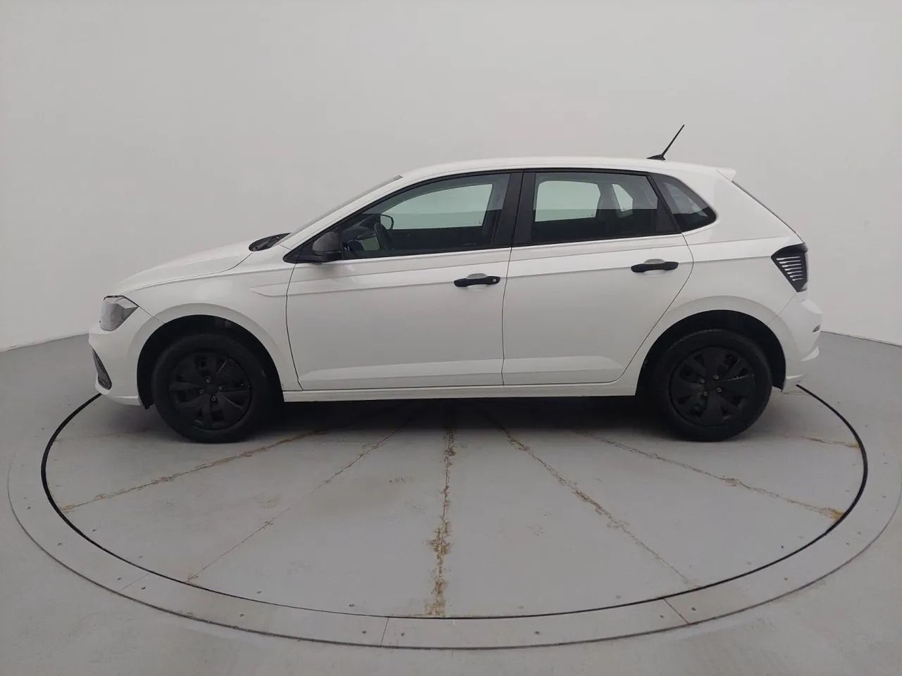 Volkswagen Polo Track 1.0 Flex 12V 5p, foto 2 de 18