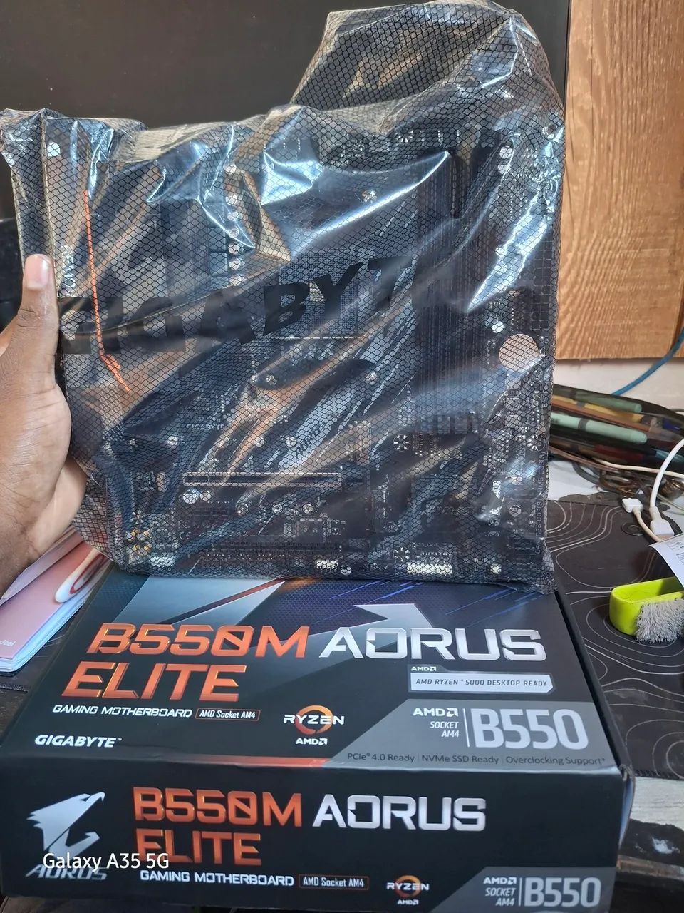 Placa-mãe Gigabyte B550M AORUS Elite >NOVA - Foto 3