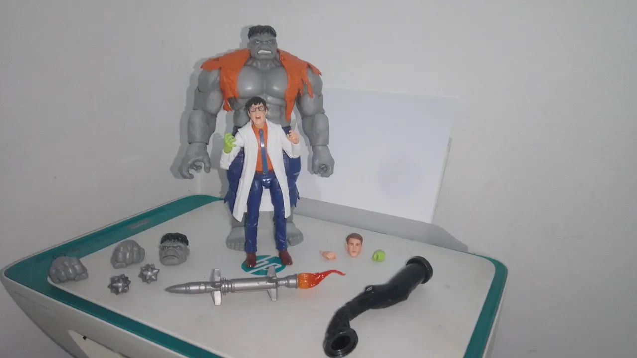 Pack Hulk Cinza e Bruce Banner Marvel legends!