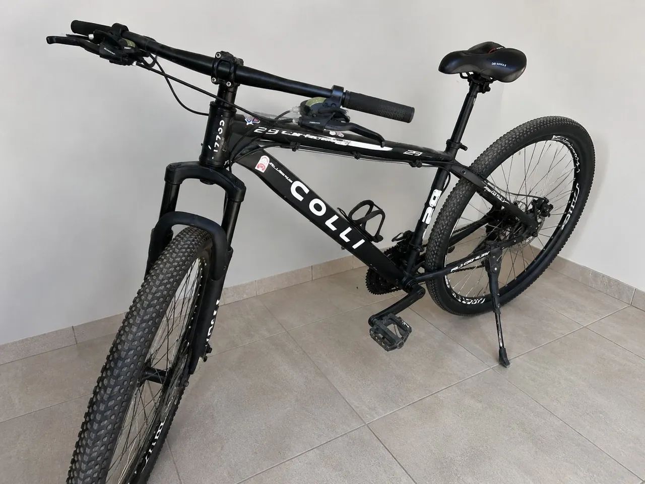 Bicicleta Colli Aro 29 Freio a Disco Semi Nova