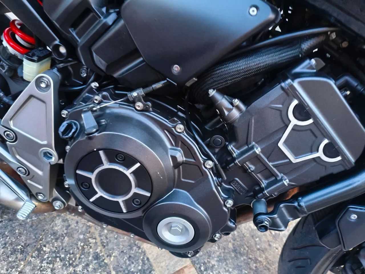 CB 1000r muito nova - Foto 5