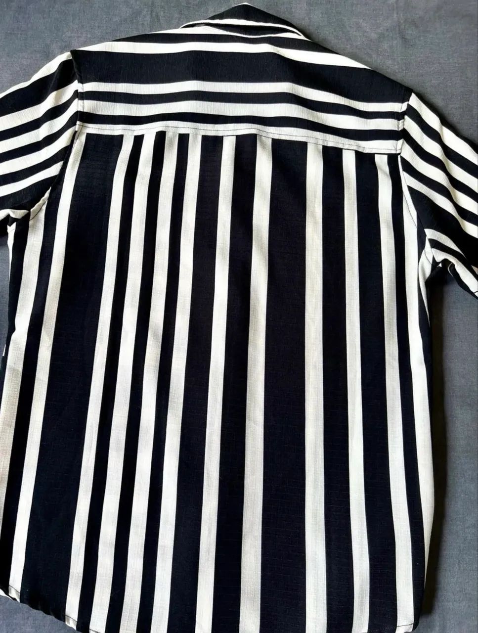 Camisa Listrada Preto/ Branco P - Foto 2