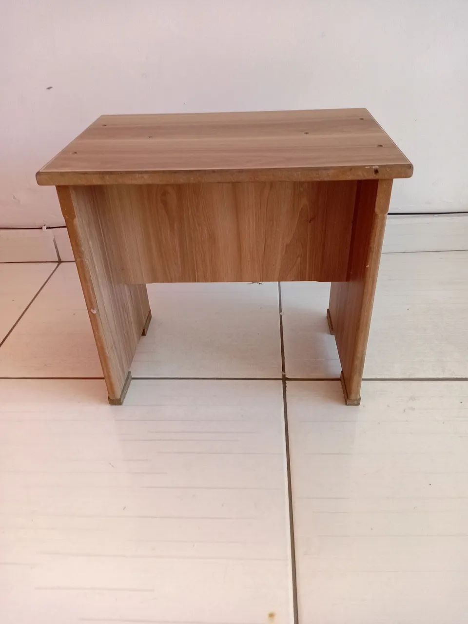 Banquinho de madeira