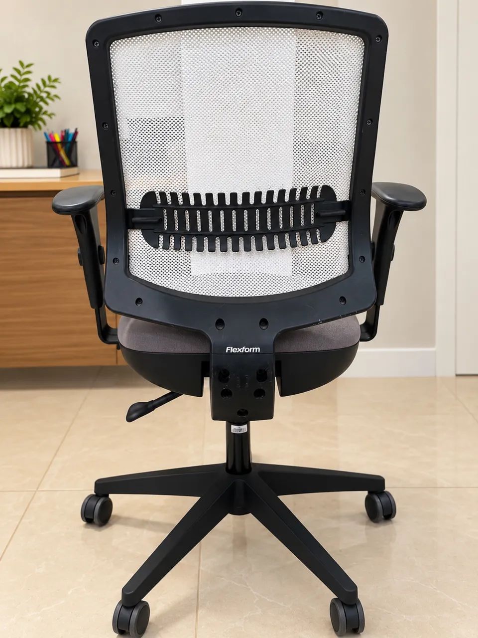 Cadeira de Escritório Flexform Ergonômica com Apoio Lombar