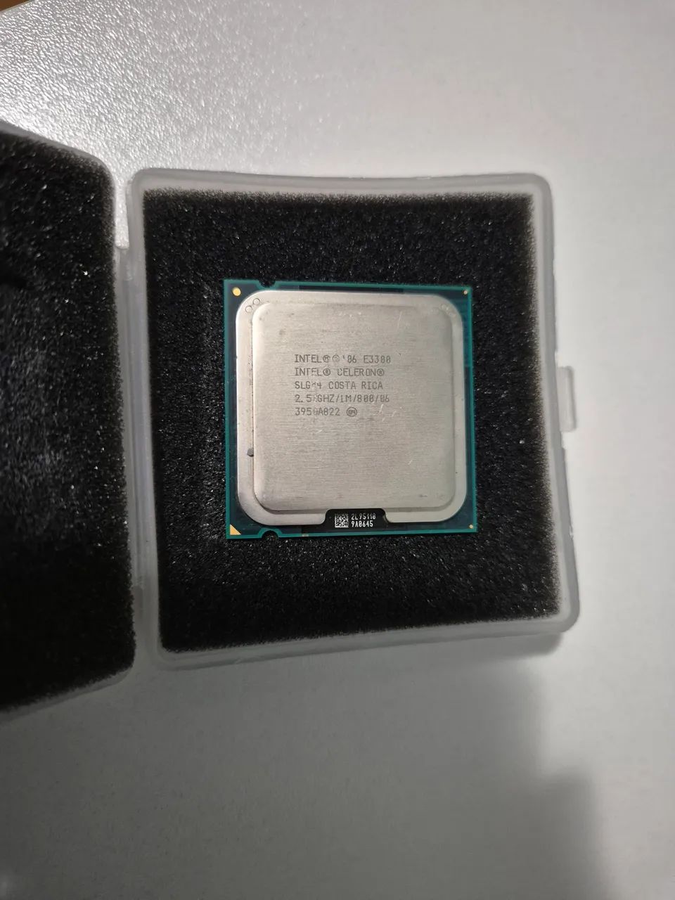 Intel Celeron E3300