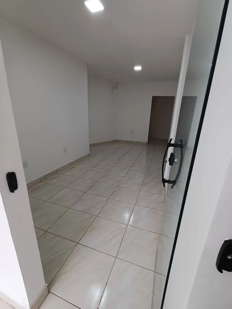 Alugo Salas Comerciais Novas em Mangabeira  - Foto 3