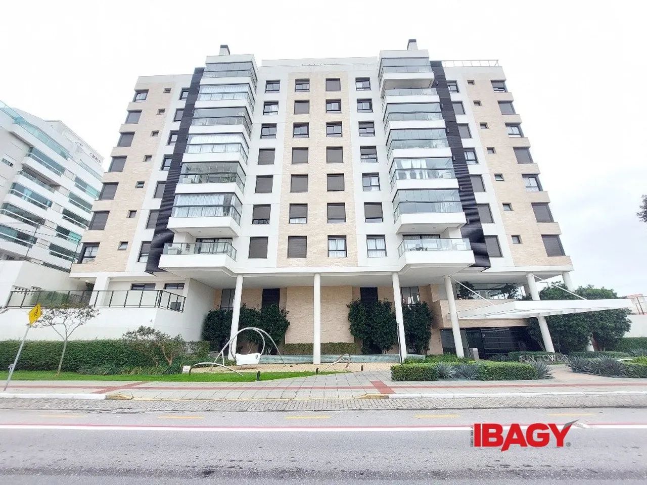 Excelente Apartamento 3 dormitório(s) em Balneário - Florianópolis