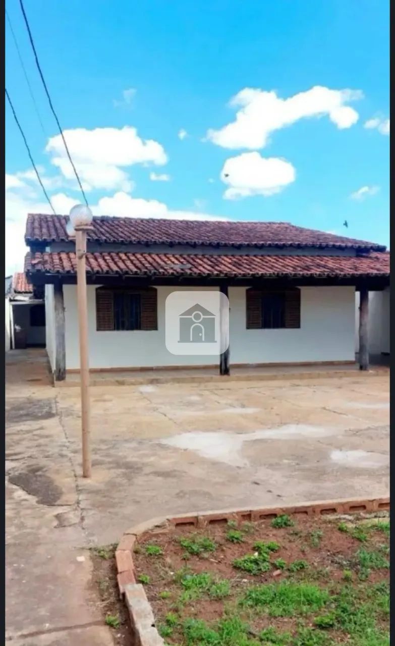 Casa Para Venda No Bairro Marta Helena