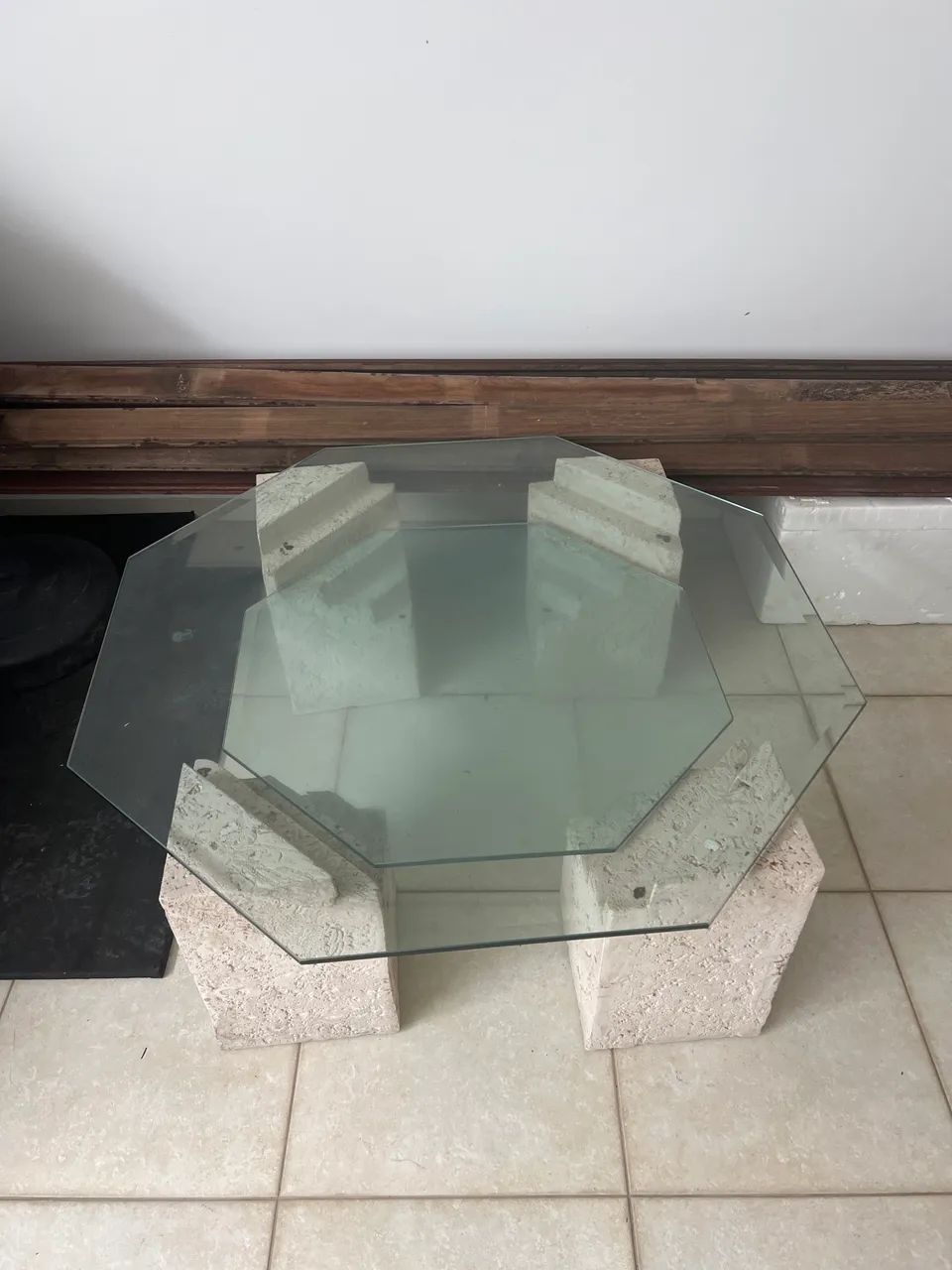 Mesa de centro base pedra