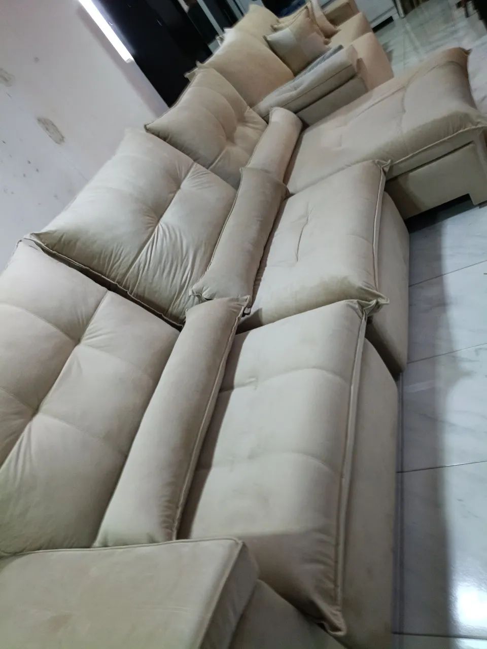 Sofá Tanos molas ENSACADAS e BONEL espuma d 33 com 3.20 MT de comprimento 1.10 de abertura - Foto 5