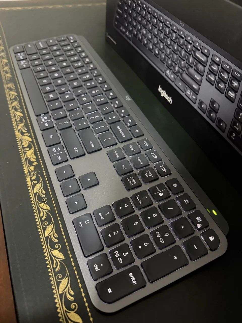 Logitech MX Keys + MX Master 3 - Periféricos e Acessórios de