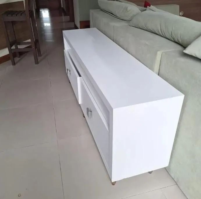 Rack de MDF branco com rodinhas bem conservado - Foto 3
