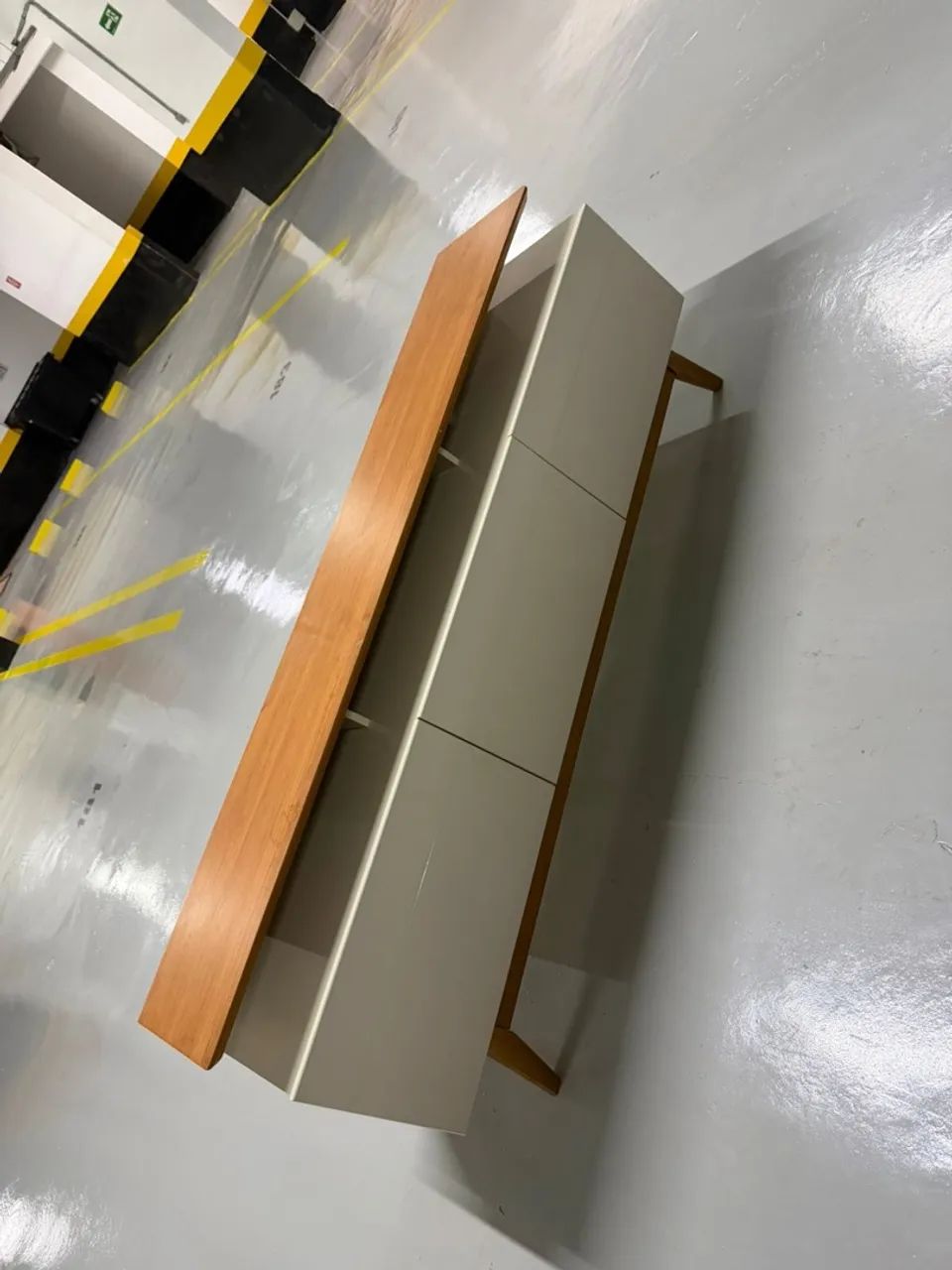 RACK DE SALA DE ESTAR