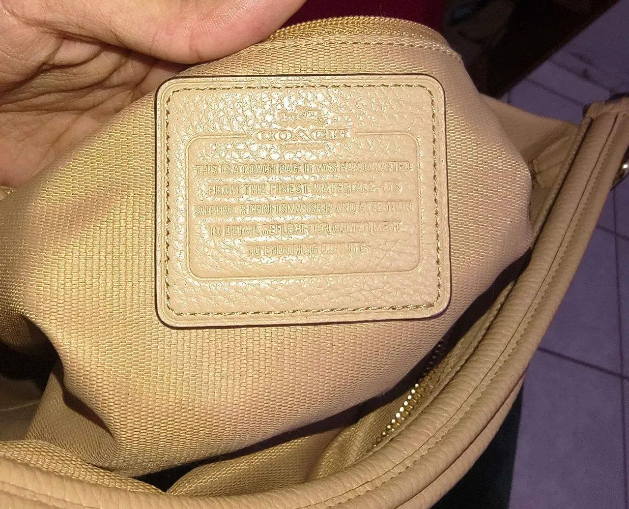 bolsa coach scout hobo couro bege - Foto 4