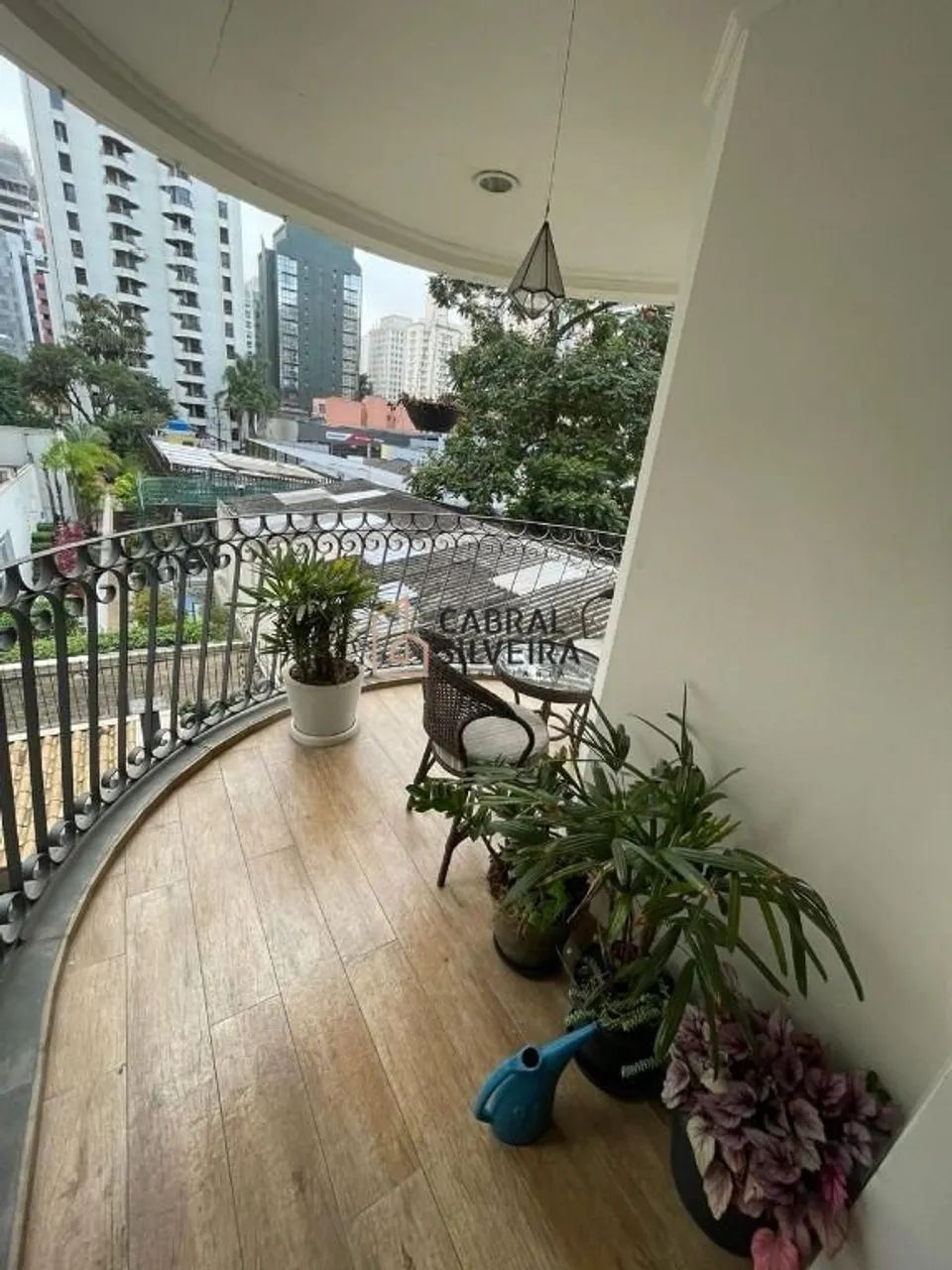 Apartamento com 3 Suítes e Varanda Especial em Moema - Foto 2