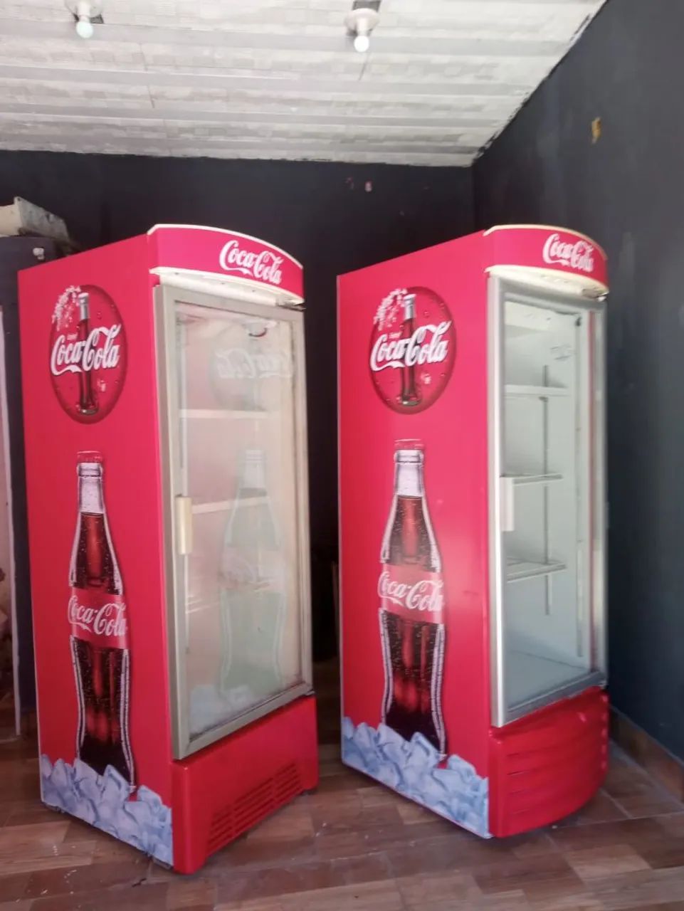 Expositoras Coca Cola MetalFrio com motor novo com um ano de garantia 110v / 220v ? - Foto 3